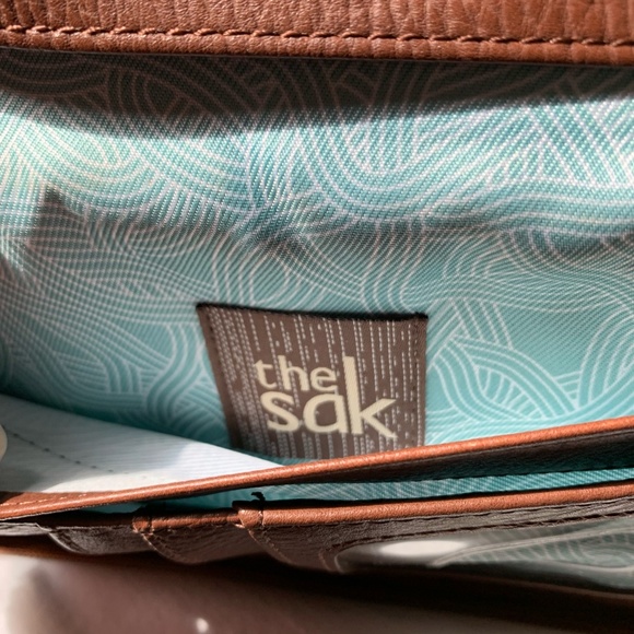 The Sak 'Sequoia' leather crossbody/wristlet smartphone wallet - Picture 7 of 10